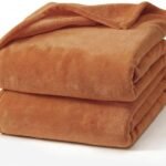 Hansleep 毛布 もうふ ひざ掛け ひざかけ 膝掛け ブランケット 通気 ハーフケット マイクロファイバー 柔らかく肌触り 暖かい フランネル 洗える 静電防止 四季適用 (70x100,パンプキンオレンジ)