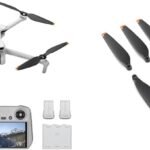 DJI Mini 3 Fly Moreコンボ(DJI RC付属) + プロペラ 1組 ドローン 撮影 小型 4K ミニドローン カメラ付き HDR動画撮影 追加バッテリー(駆動時間38分) ×2 初心者向け 縦向き撮影 インテリジェント機能搭載 折り畳み式 軽量 賠償責任保険1年無償付き